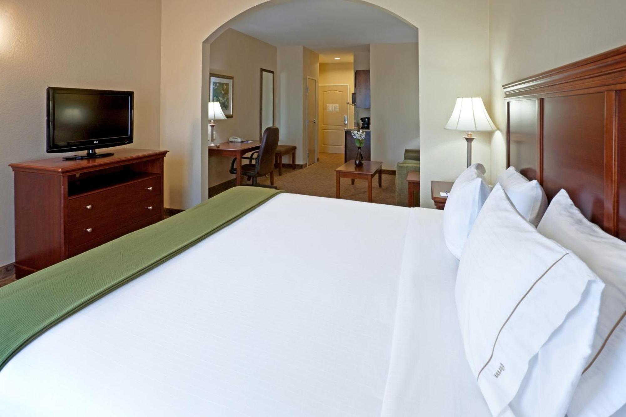 Holiday Inn Express Hotel & Suites Cedar Hill, An Ihg Hotel Exterior photo